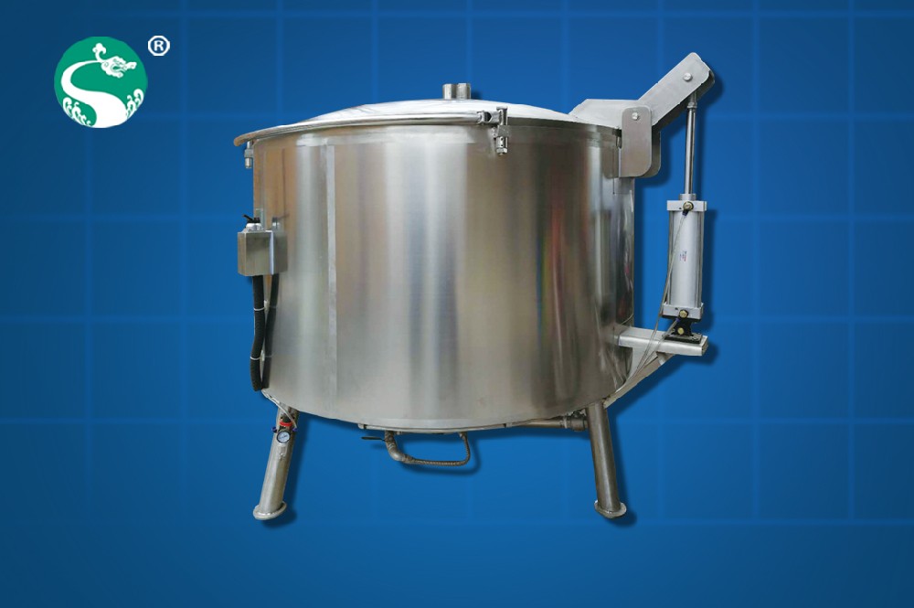 Cooking kettle with a lid